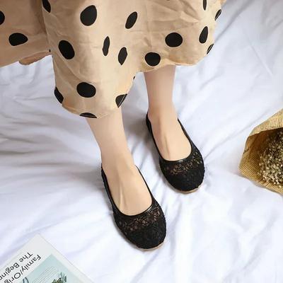 Pantofi de damă 2024 Vânzare fierbinte toamna femei pantofi cu plată vârful rotund material solid net respirabil gura superficială pantofi casual femei