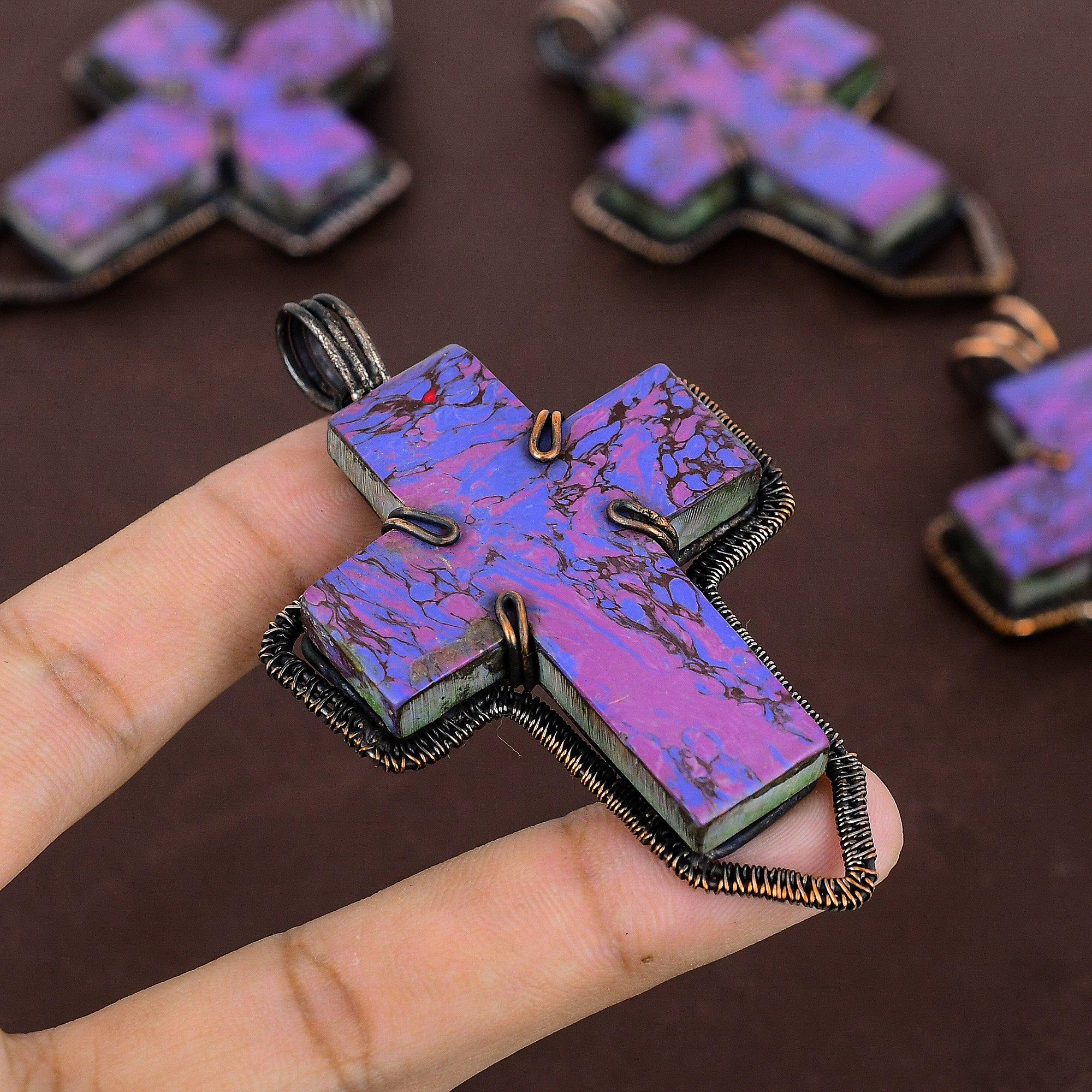 

Подвеска-крест из медной проволоки с натуральным фиолетовым бирюзовым камнем длиной 3,1 дюйма l4a31