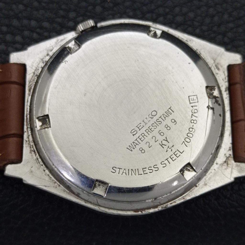 VINTAGE SEIKO 5 AUTOMATIC 7019A JAPAN MENS ARABIC WHITE DIAL WATCH A701606-5 R206c-a701606