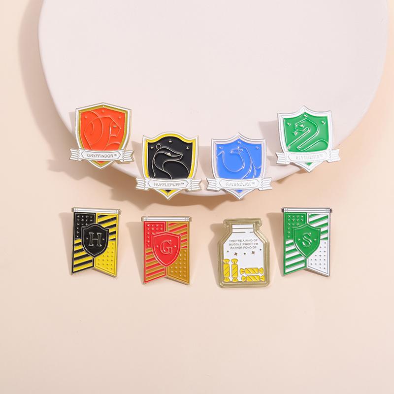 Wizarding World Abzeichen Emaille Anstecknadeln Individuell SIE SIND EINE ART MUSKEL SÜSS Broschen Reversabzeichen Punk Schmuck Geschenk für Fans Freunde