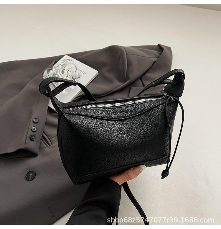 Niche underarm bag women 2025 new trendy fashion lunch box bag baguette shoulder bag high-end dumpling messenger bag