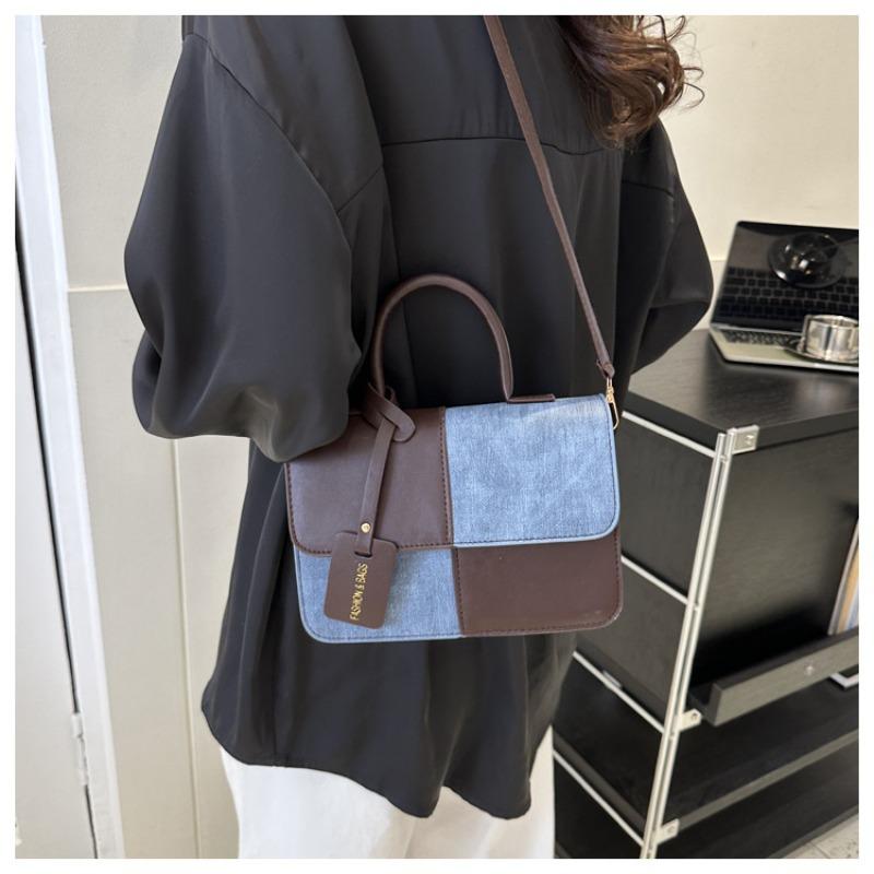 

Niche design contrasting color splicing portable small square bag new texture messenger bag fashionable shoulder bag bag темно-коричневого кольору