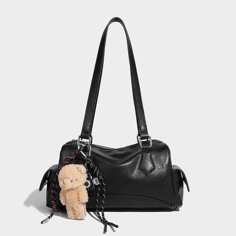 Niche Versatile Single Shoulder Bowling Bag with Bear Plush Doll Pendant, Large Capacity Commuter Handbag Boston Bag