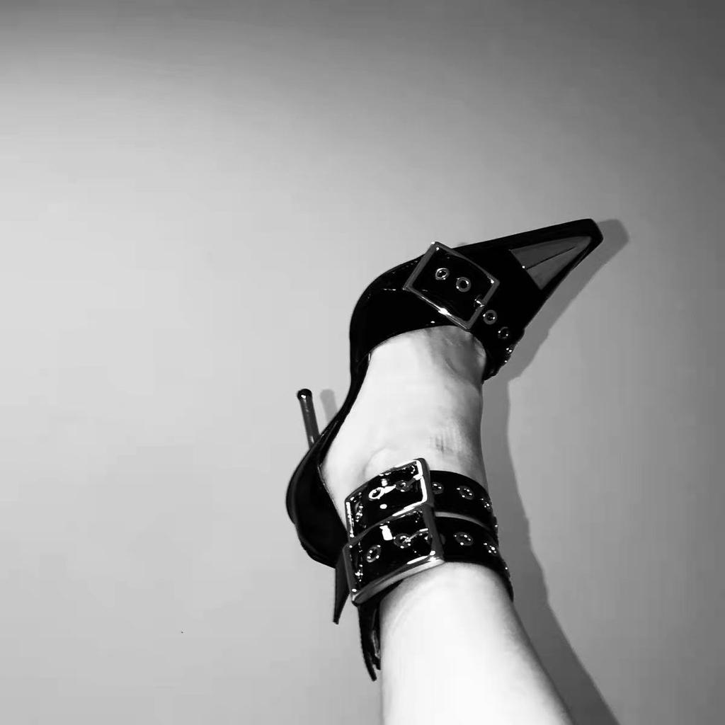 Nieuwe Dames Pumps Leer Dames Hakken Metalen Klinknagels Stilettos Mode Kantoorschoenen Pumps Sexy Hoge Hakken Dames Schoenen Dames Pumps