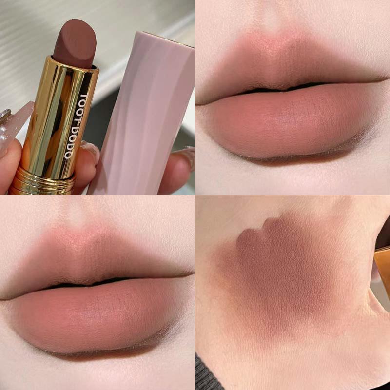 

Матовая вельветовая помада Toot Dodo Qianzhuang - Подчеркивает молодость, Идеальна для осени и зимы, Оттенок 850. 4g