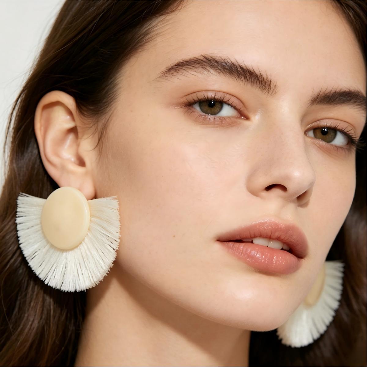 Retro French Off-White Tassel Earrings: High-End Resort Style, Light Luxury, Versatile Ear Jewelry for Women