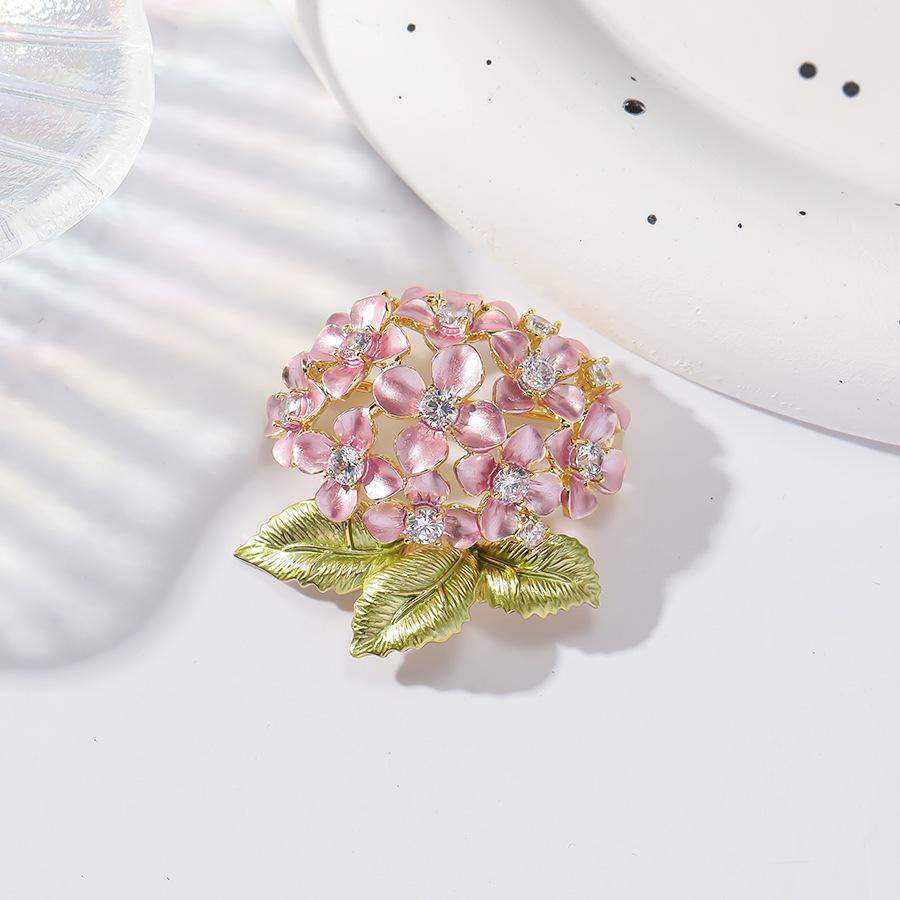 Luxuriöse Blumen-Strass-Brosche mit Emaille-Hortensien-Design