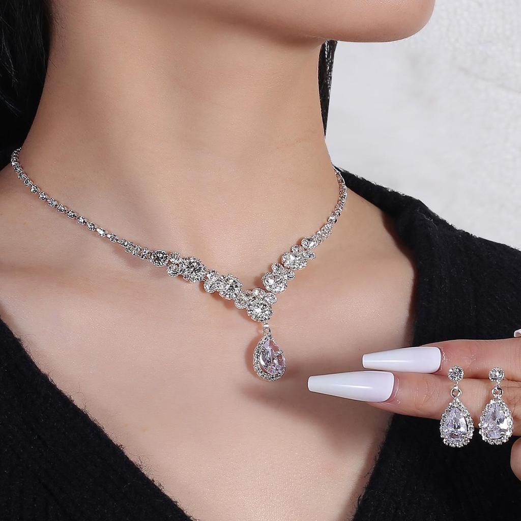 Elegant Rhinestone Set: Necklace, Earrings & Bracelet with Claw Chain Design - Multiple Styles