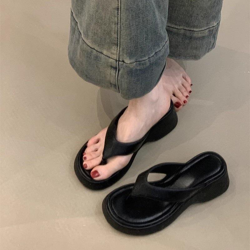 Sweet leopard print high-heeled flip-flops, elegant temperament with skirt, toe, thick bottom, cool slippers.