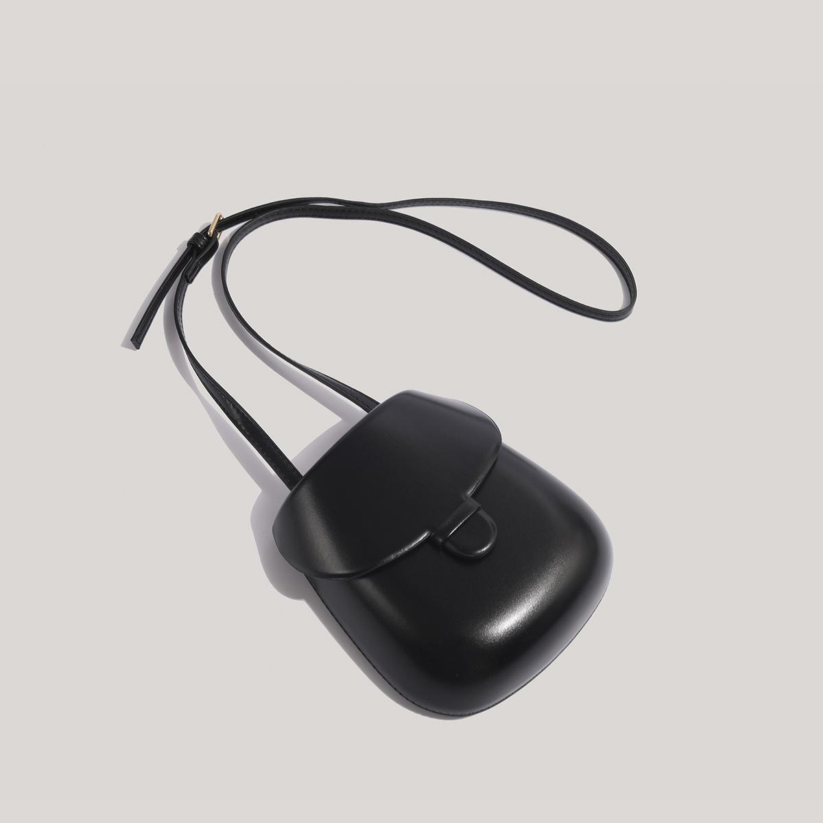 

2025 spring and summer new fashion niche bag ins student retro saddle bag women s bag shoulder messenger bag