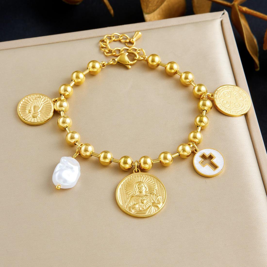European Retro Court Gilded Pendant Portrait Jewelry Set