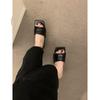 Koreanischer Feenwind offene Zehen quadratische Zehenpartie Ein-Wort-Slipper Damen Sommer Außenbekleidung Rock wunderschön ausbrechend silberne flache Sohle Sandalen