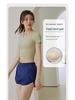 Damen Schnelltrocknendes Yoga-Set: Gepolstertes Kurzarm-Top & Enge Shorts für den Sommer