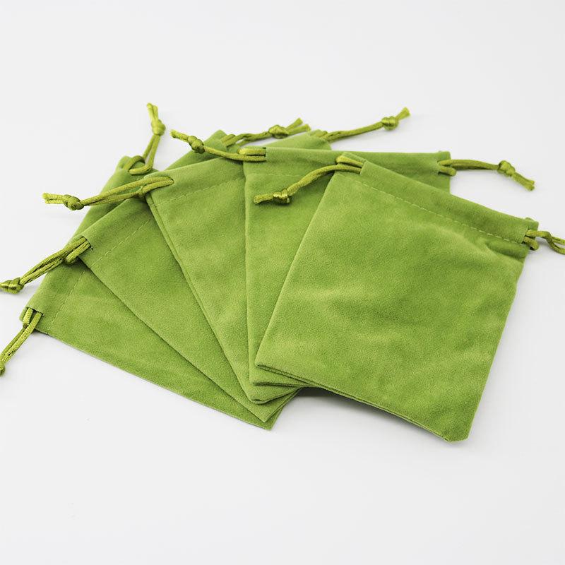 

Бархатный мешочек для хранения украшений и наушников на завязках 7x9 cm