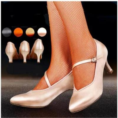 Damentanzschuhe Tan Satin Hoher Niedriger Absatz Damen Standard Latein Frau Ballettschuhe Weiche Laufsohle Moderne Mädchen Tanzschuhe