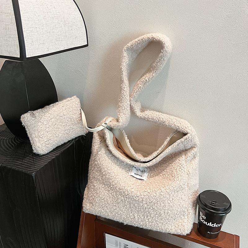 Retro Damen Lammwolle Handtasche Herbst Winter Neu Große Kapazität Plüsch Eine Schultertaschen Lässig Vielseitige Tragetasche Kleine Geldbörse