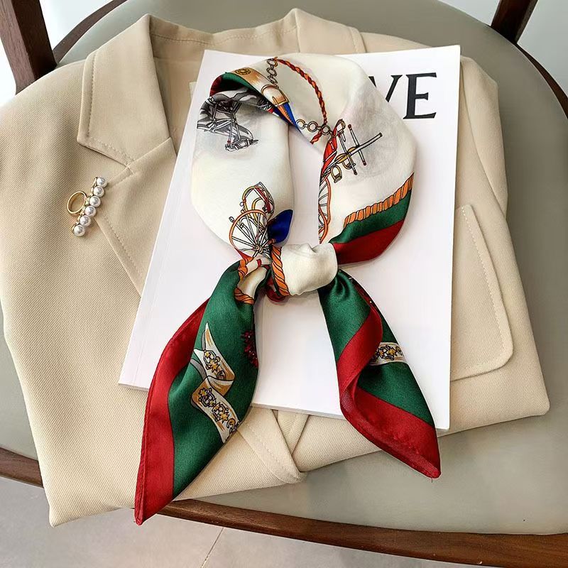 Foulard Quadrato in Seta Stampa Moda Lusso 70*70Cm Fascia Morbida in Raso per Capelli Foulard Cravatta Fascia per Capelli Femminile Foulard Nastro per Borsa