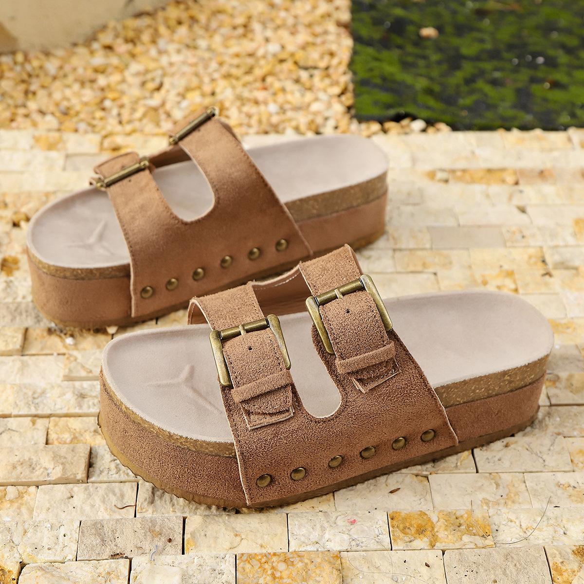 

2025 summer new European and American style round head large size rivet women s one-word buckle muffin thick bottom women s slippers 43 коричневий