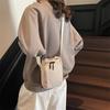 Niche design new crossbody shoulder small square bag 2025 casual foreign style personality simple fashion outdoor portable bag
