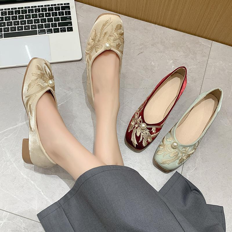New Chinese Style Square Head Thick Heel Single Shoes Women's Spring New Soft-soled Cheongsam Shoes Retro Embroidered Doudou Shoes