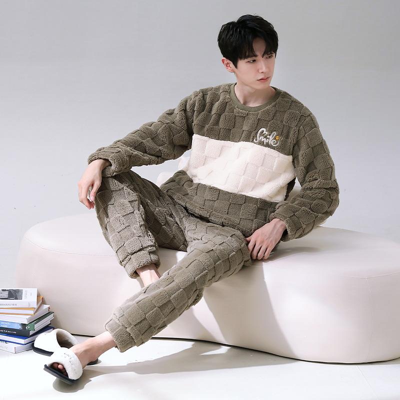 

Мужской зимний утолщенный пижамный комплект из кораллового флиса - Продвинутый серый, 2025 Домашняя одежда из двух частей. Extra Large