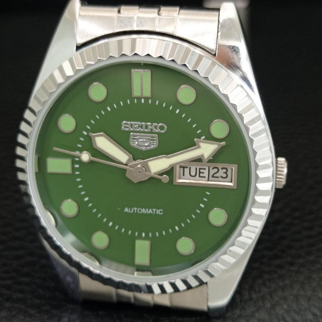 JAPAN VINTAGE REFURBISHED SEIKO 5 AUTOMATIC MENS GREEN DIAL WATCH a444276-1