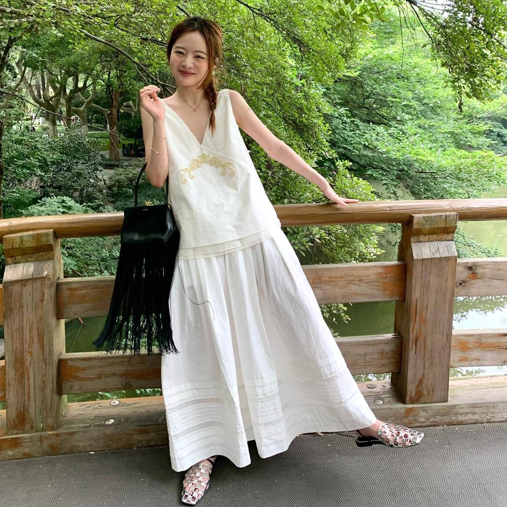 Beaded Organza Patchwork Sleeveless Top & Lace Midi Skirt - Spring/Summer Collection