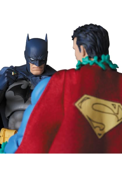 MAFEX Superman HUSH Action Figur Gelenkig Sammlerstück mit rotem Umhang Version. Figur, [Gebraucht]