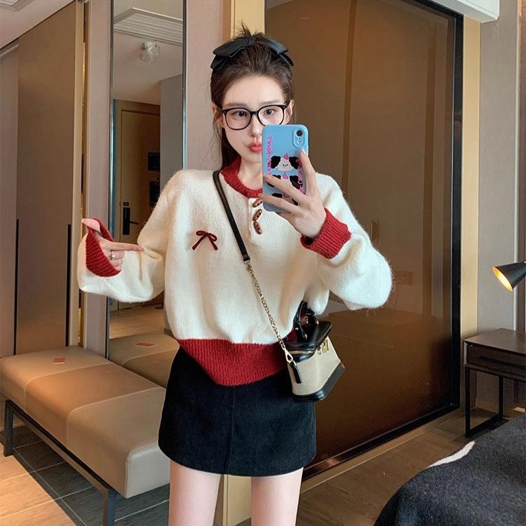 Contrasting color horn buckle round neck pullover sweater women s new autumn new thickened lazy style short with knitting inside one size fits all 2250₽