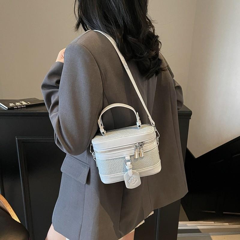 Woven Single Texture Shoulder Crossbody Bag Solid Color Handbag Women Fashion
