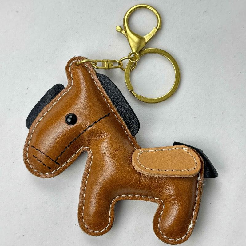 1 Piece Charm Leather Animal Keyfob Cute  Women Men'S Cartoon Horse Keychain Car Keyring Bag Pendant For Friends Gifts