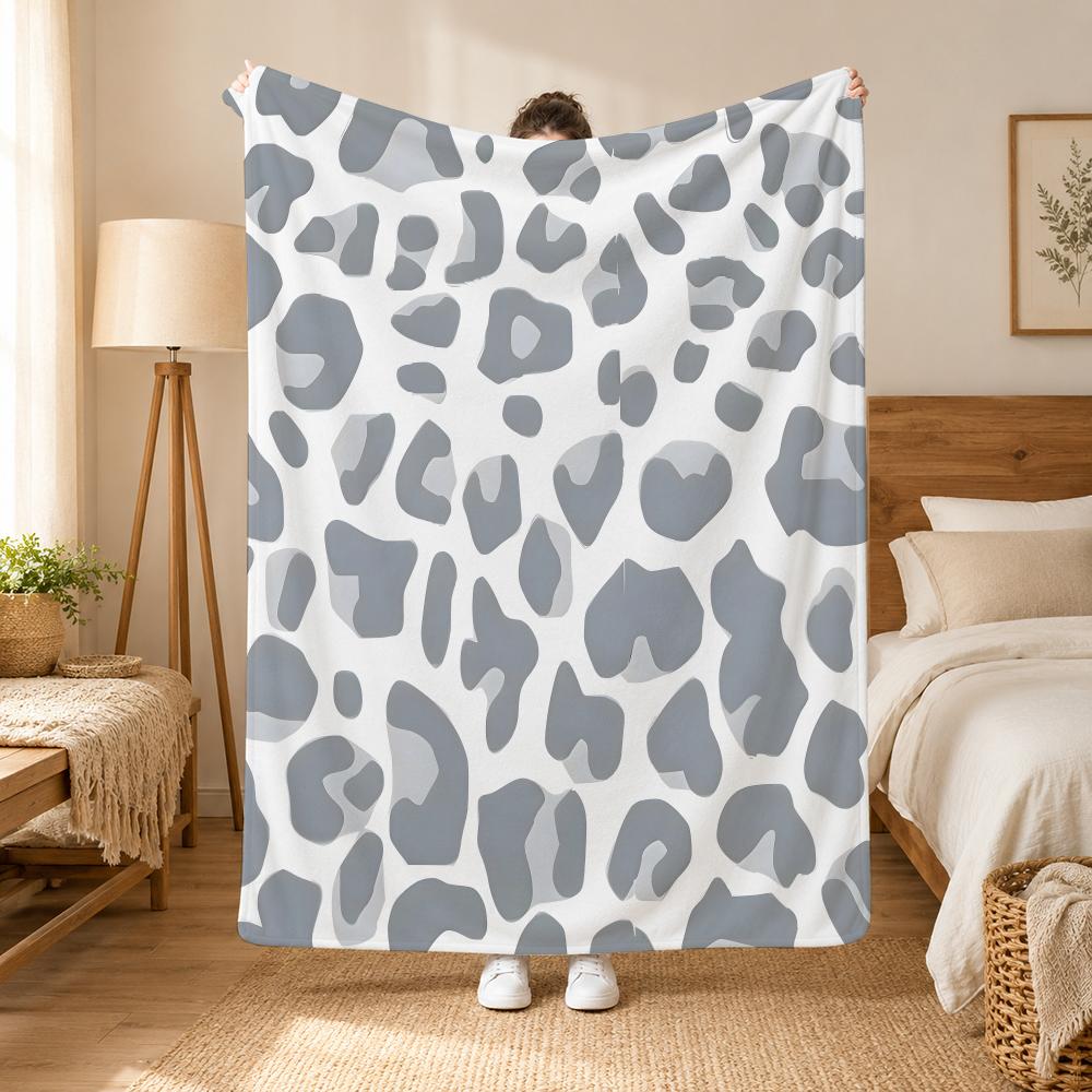 Leopard Print Animal Print Pattern Throw 240g flannel blanket, suitable for sofas, beds, offices, exquisite gift blankets