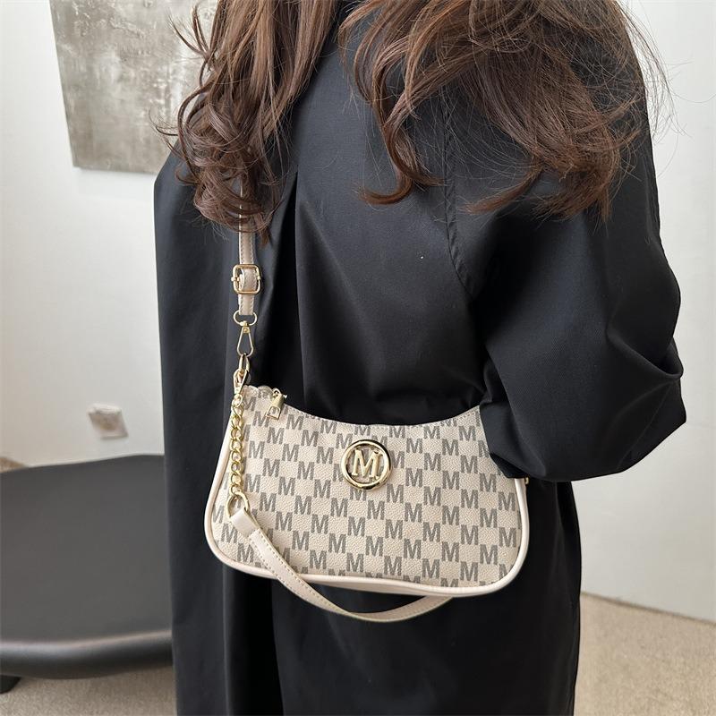 Niche underarm bag personalized single shoulder fashion small bag women's new oblique span women's crescent bag