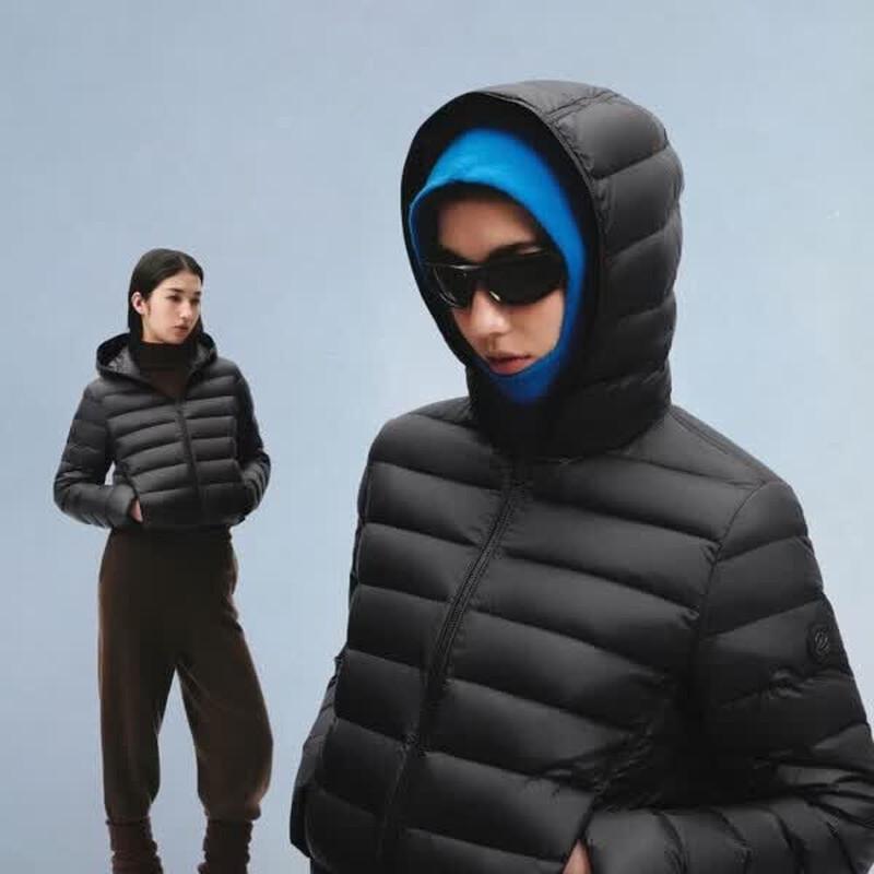 Bosideng Women s Lightweight Hooded Goose Down Jacket