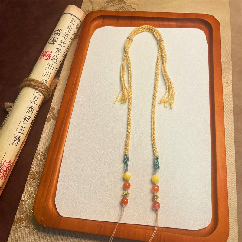 Handcrafted Retro Cotton Nanhong Amber Pendant Necklace