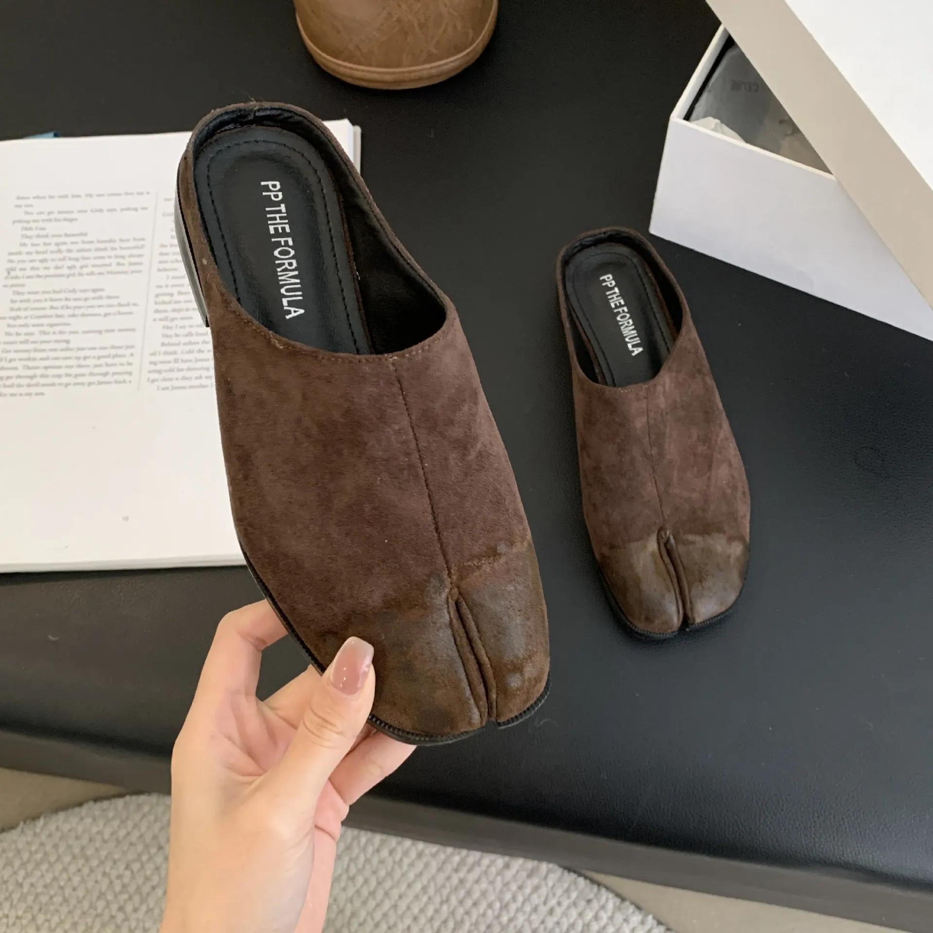 

Обувь женская 2024 года, лоферы, низкие тапочки, повседневные, роскошные, новые, на каблуках-копышках, шлепанцы, ткань, шитье, весенние, резиновые тапочки 39 коричневый