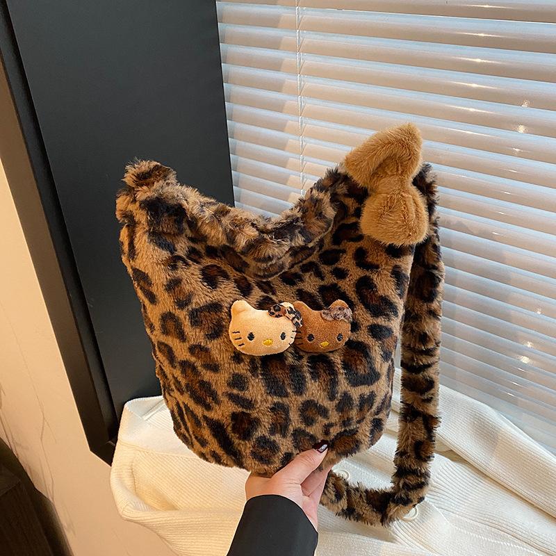 

Новая милая плюшевая сумка-ведро на одно плечо через плечо нишевый модный дизайн с леопардовым принтом персонализированная портативная Single pack. коричневый