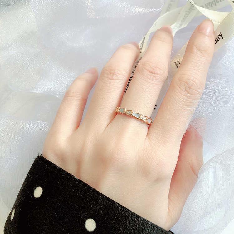 18k Rose Gold Diamond-Set Snake Bone Ring with White Mother-of-Pearl Inlay - Women's Chic Index Finger Jewelry