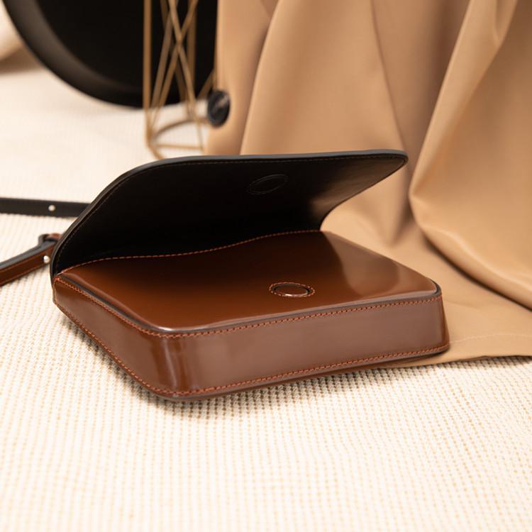 2025 Neuer Stil Vielseitige Umhängetasche aus Rindsleder - Exquisites Schlichtes Braunes Tofu-Design