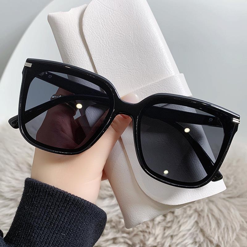 New Women Designer Square Sunglasses Vintage UV400 Protection Fashion Eyewear for Outdoor Holiday Beach Party