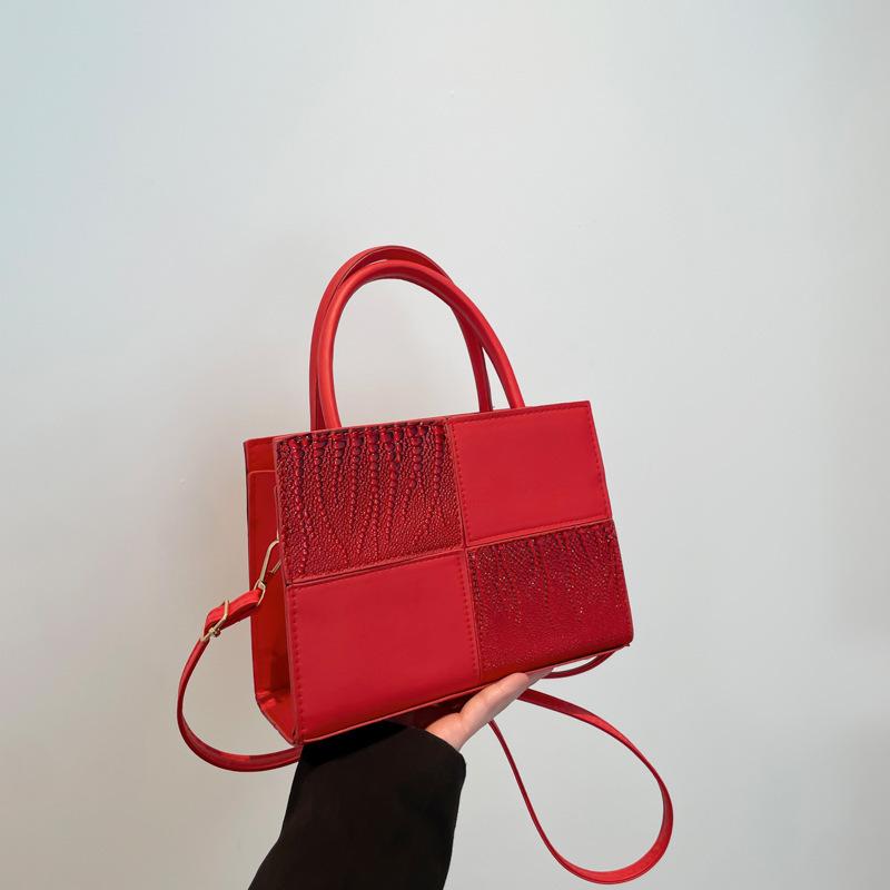 Large-capacity Bag Women's 2025 Spring and Summer New Fashion Handbag Contrasting Color Splicing Crocodile Pattern Shoulder Messenger Bag