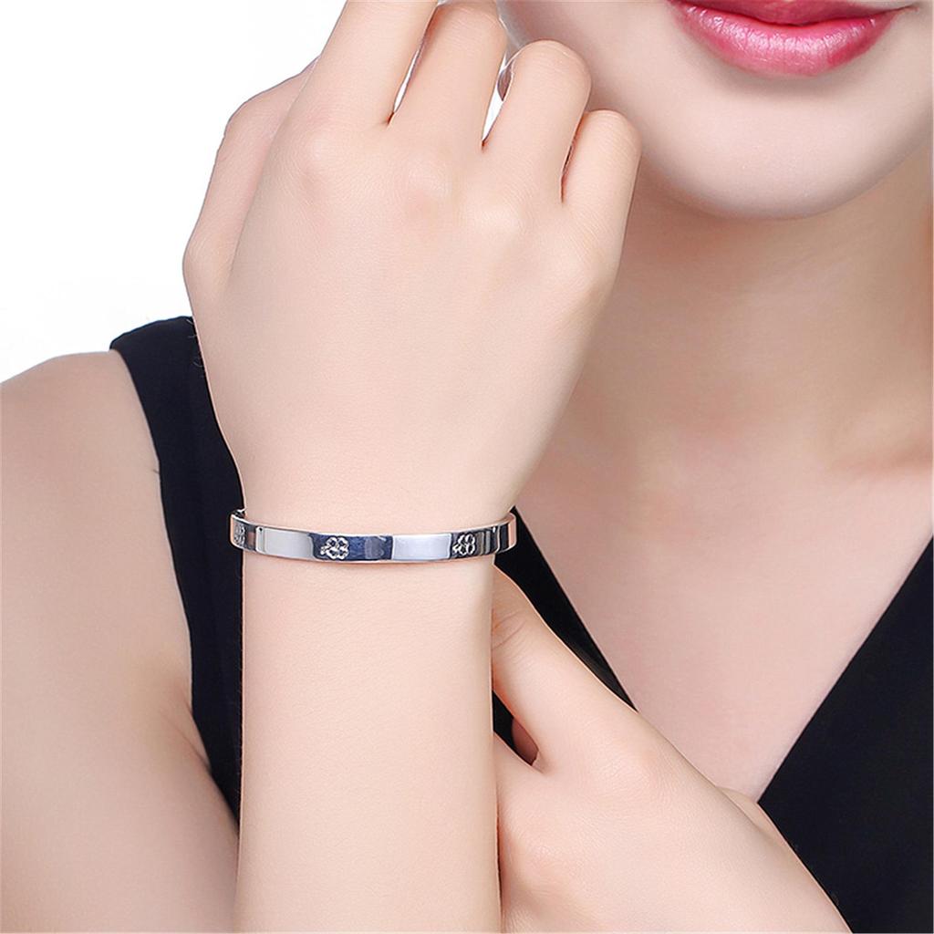 Korean Style Four-Leaf Clover Slim Bracelet - Popular Fashion Bangle with Leaf Design