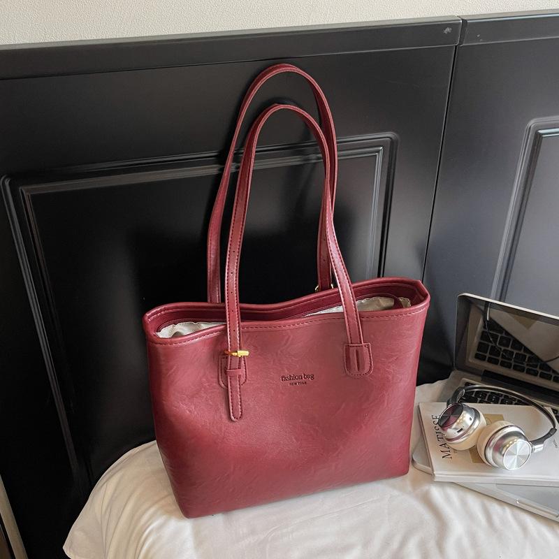 

Модная и иностранная сумка-мессенджер высокого качества для женщин, новинка осени 2025 года, студенческая сумка-тоут большой вместимости для учебы бордовый