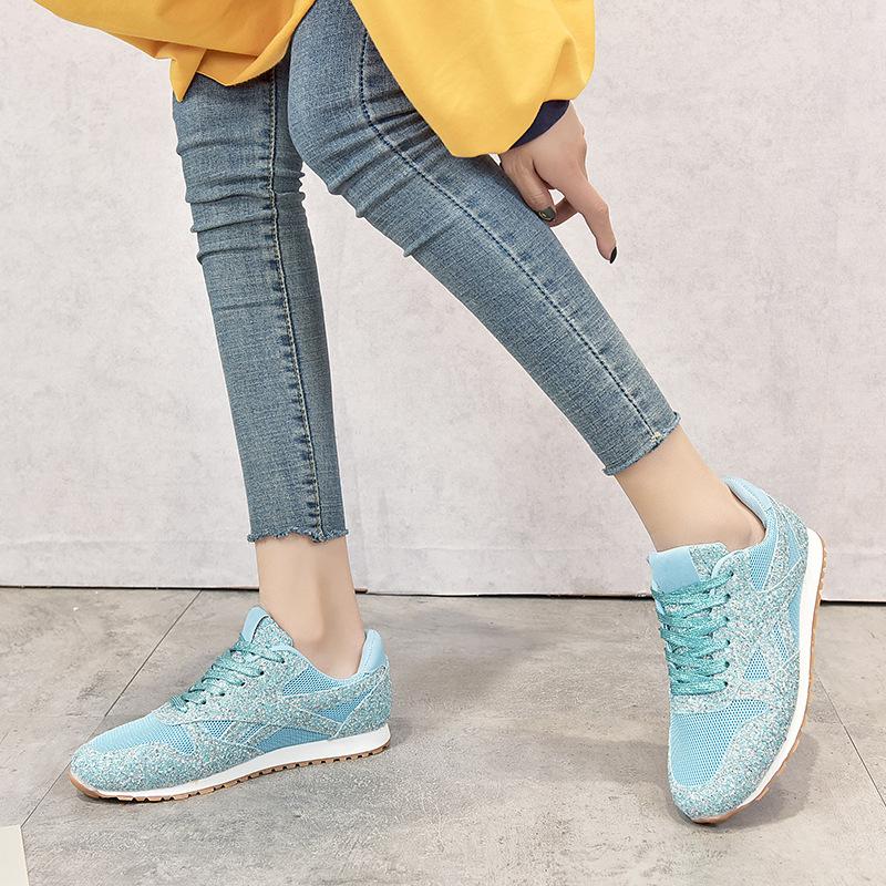 

Спортивная беговая повседневная обувь женская 2025 лето новая внешнеторговая большой размер женская обувь дышащая и удобная подошва-маффин туфли 35 светло-синий