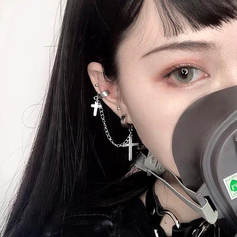 Titanium Steel Korean Cross Chain Stud Earrings for Women – Simple, Versatile Ear Bone Clip Jewelry.