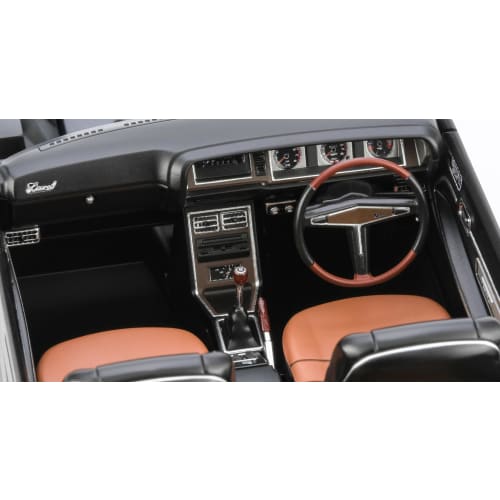 Hasegawa 1/24 Nissan Laurel HT 2000SGX (KHC130) Late Model 1973 Plastic Model Kit HC67