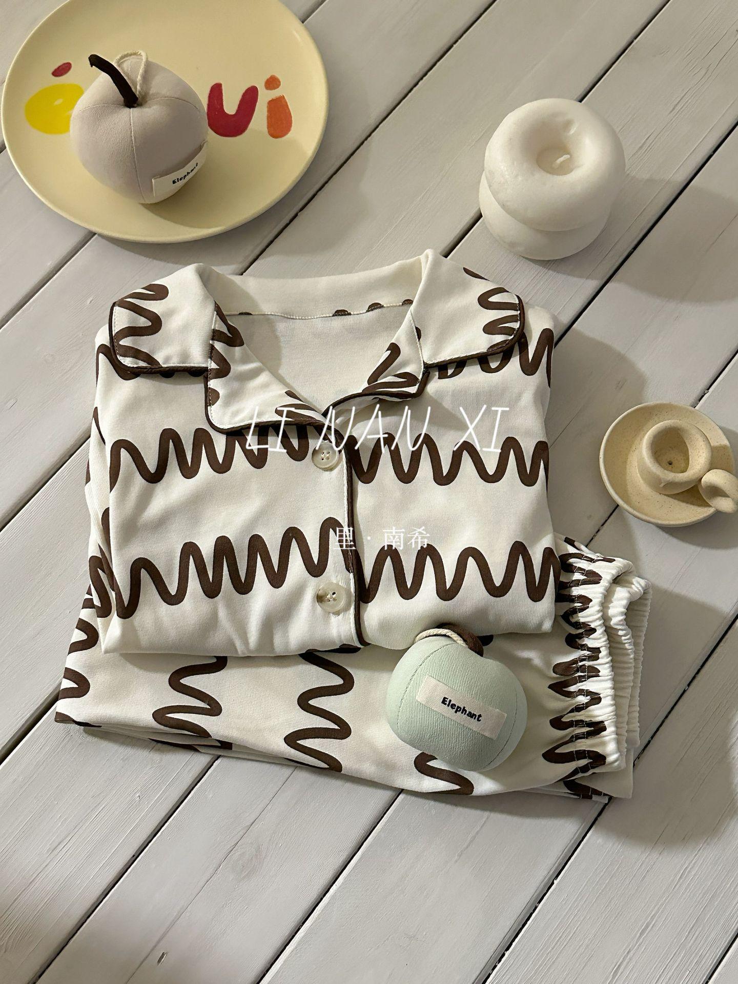 

Class A Kids Cartoon Print Pajama Set: Turn-Down Collar Homewear for Spring - Boys & Girls, Size 25 (85003) 130 cm