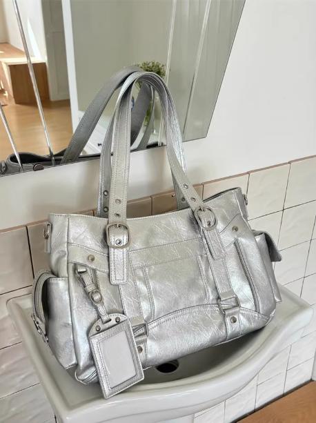 

Hot Girl Vintage Studded Tote Bag Women Leather Textured Large Capacity Shoulder Bag Ladies Y2k Aesthetics Commute Crossbody Bag 39x24x12cm срібний