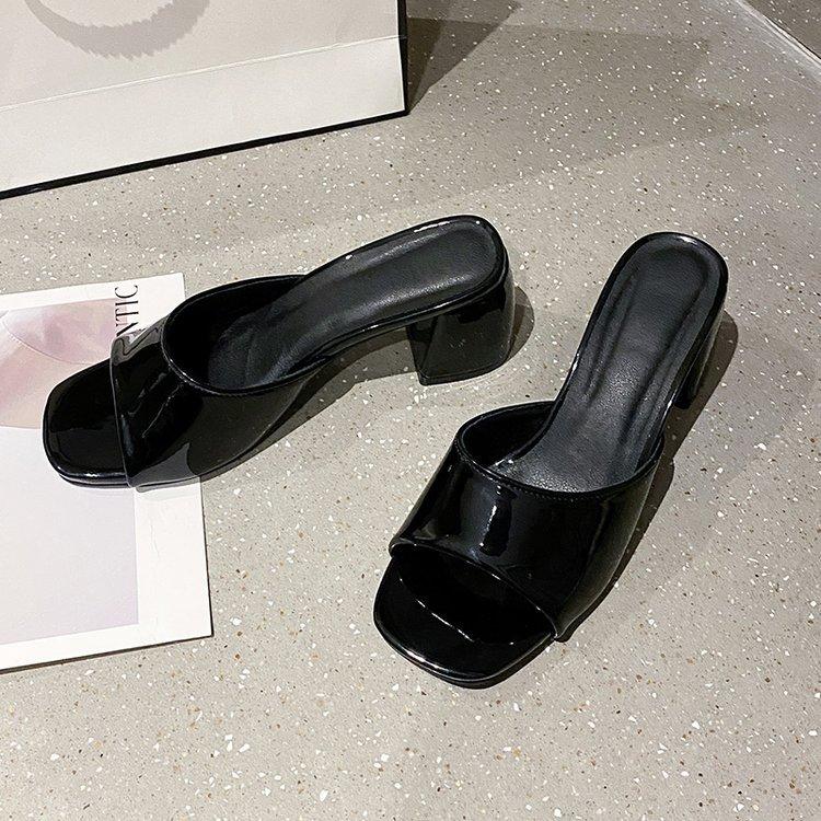 Summer new casual thick heel middle heel fashion one-character sandals women's shoes wear square toe women's slippers