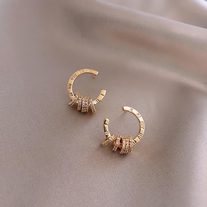 

2020 new classic Roman digital round Stud Earrings with Simple needle South Korean women s jewelry temperament party Earrings